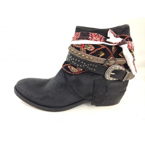 SCARPE  DONNA TEXANINO LAVORATO A MANO IN CAMOSCCIO NERO ECLIPSE H.MADE  D14PR02