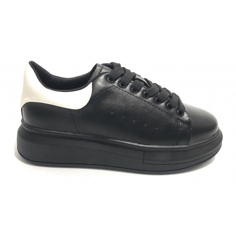 Scarpe donna sneaker con zeppa Gold&gold ecopelle nero/ bianco D20GG47