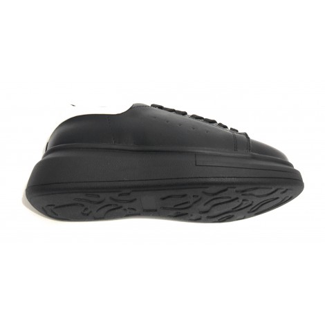 Scarpe donna sneaker con zeppa Gold&gold ecopelle nero/ bianco D20GG47