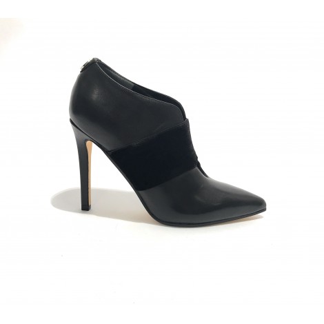 Scarpe donna Guess ankle boot mod. Ovila shootie TC 100 pelle black D20GU57