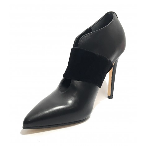 Scarpe donna Guess ankle boot mod. Ovila shootie TC 100 pelle black D20GU57