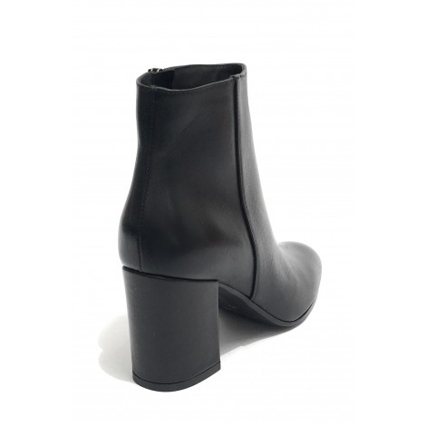 Scarpe donna Elite stivaletto tc 70 in pelle colore nero D20EL02
