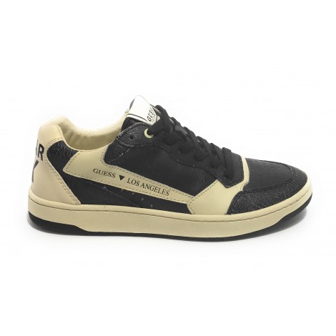 Scarpe uomo Guess sneaker mod. Pesaro low in pelle nero/ bianco U21GU04