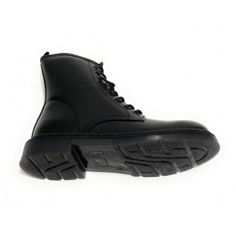 Scarpe donna Gold&gold anfibio in ecopelle nero con fondo carrarmato D21GG22