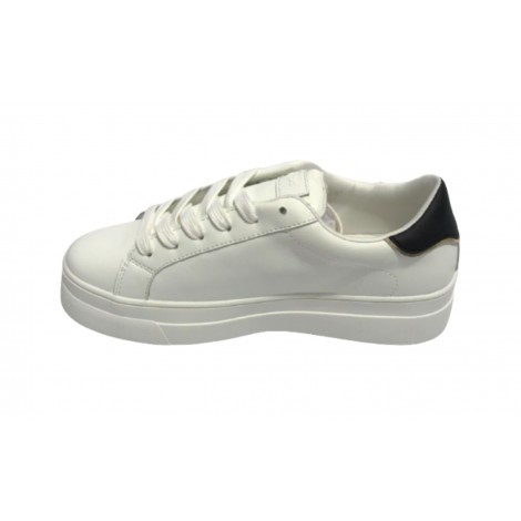 Scarpe donna sneaker Gold&gold ecopelle bianco/ nero con borchie DS22GG01 GB316