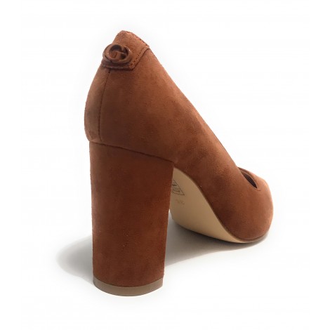 Décolleté Guess a punta mod. Bettey pelle cognac donna D23GU40 FL7BETLEA08